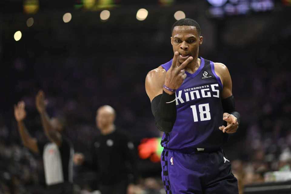 APP下载-威少时隔7年26+6+6三分!国王灭奇才首次4连胜 小萨时隔27场复出